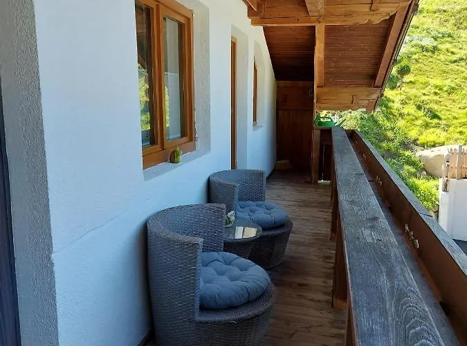 Lieblingsplatzl * ניוסטיפט אים סטובאיטל