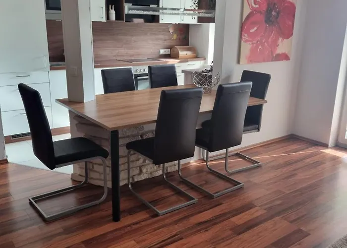 Lieblingsplatzl * ノイシュティフト・イム・シュトゥーバイタール